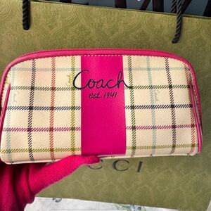 Coach pouch very good condition